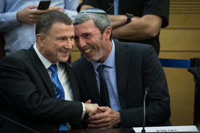 לחץ על ימינה? תיק החינוך יוצע ליולי אדלשטיין