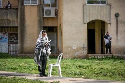 מניין מרפסות או מניין פתחי בתים/ הרב שמואל אליהו
