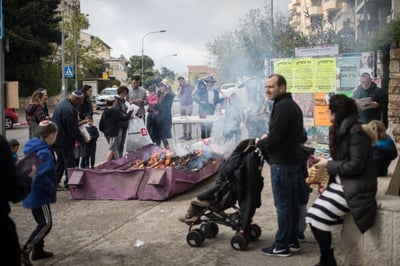 שריפת החמץ המרכזית של עיריית ירושלים. צפו