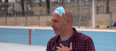 חנוך דואם בחרדה, אבל צוחק על כל העולם. צפו