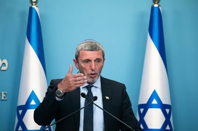 שר החינוך: "עובדים על חזרה מדורגת כל העת"