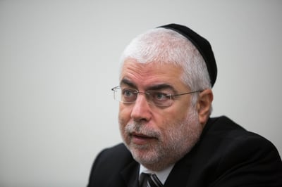 בניזרי: "מחנכים שרבנים לא שווים"; ניר אורבך: "חרפה"