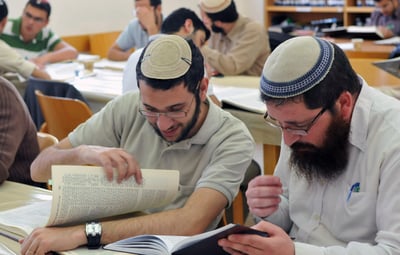 מכירים תלמידי חכמים? בואו לעזור להם לקבל מלגה