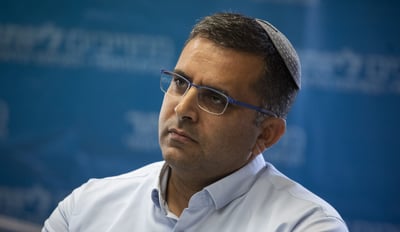 סופר: "גנץ ונתניהו, אל תהססו – קבלו החלטה"
