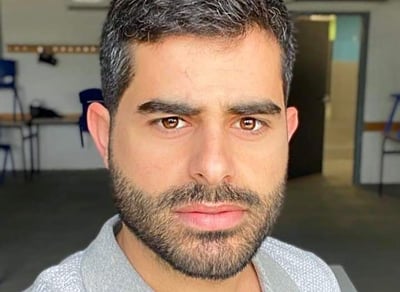 המורה והאמן הסרוג מתנצל: "מזמין אתכם לכיתה שלי"