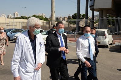 לראשונה: אדלשטיין ביקר בבית החולים מעיני הישועה
