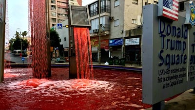 מחאה נגד הריבונות: כיכר טראמפ בפ"ת נצבעה בדם