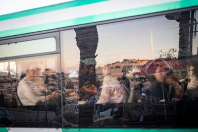 עד 20 איש באוטובוס