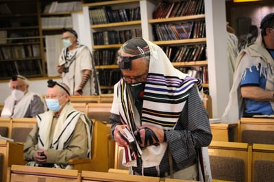 כמה נדבקו בבתי הכנסת ואיפה נדבקו הכי הרבה?