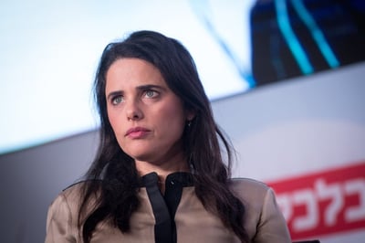 כך ניסו בגוש השינוי להשתיק את איילת שקד