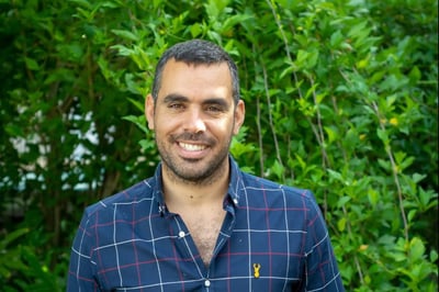 אליסף פרץ בהסכת סרוגים: אינני דתי, אבל מאמין עצום