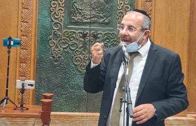 שר הדתות יעקב אביטן במערת המכפלה