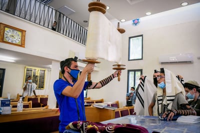 מתווה תפילות מוחרג: 20 בשטח פתוח,10 במבנה סגור