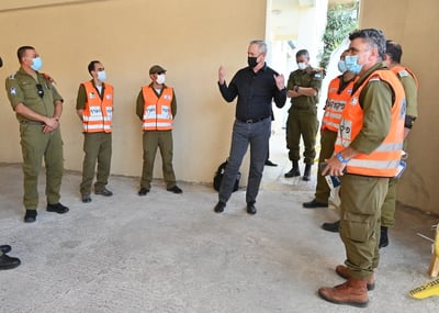 גנץ: "בלבנון צריכים לדעת שחיזבאללה הוא האויב"