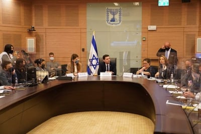 הדיון בוועדה
