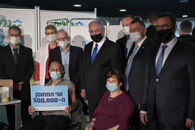 המתחסן החצי מיליון בישראל זכה לכבוד