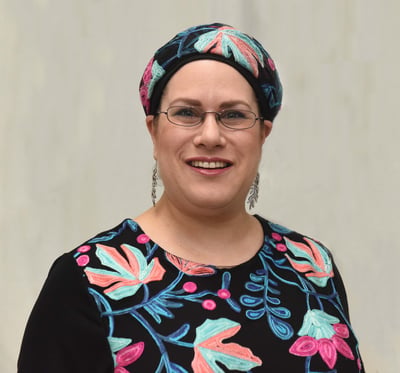 חג מתן תורה. האם מדובר בחומות של הלכה?