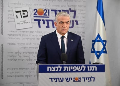 לפיד מגיב: "ביבי פוחד מעימות, ההצעה עומדת"