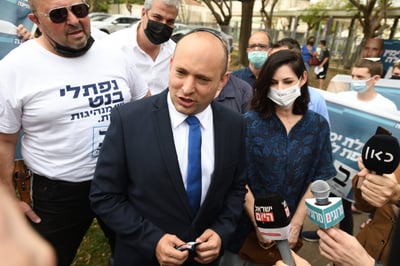 בנט קיבל טלפון מנתניהו: "נמתין לתוצאות האמת"