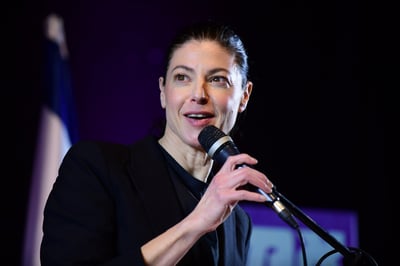 אחרי חודשיים בארה"ב: מרב מיכאלי חזרה לארץ