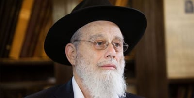 הרב שתמך בימינה, מתנגד לממשלה בתמיכת עבאס