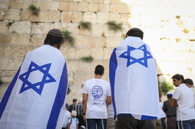 יום ירושלים: הצטרפו לתפילה חגיגית בכותל המערבי
