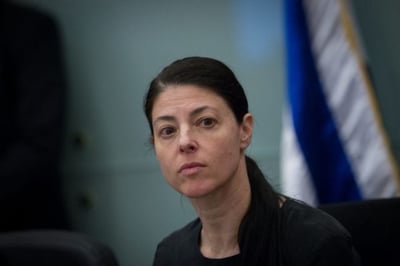 תצליח להעביר את החוק? מיכאלי