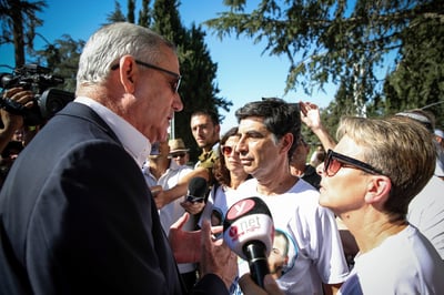 "אם רק גנץ היה נלחם על הבנים כמו על הפנסיות"