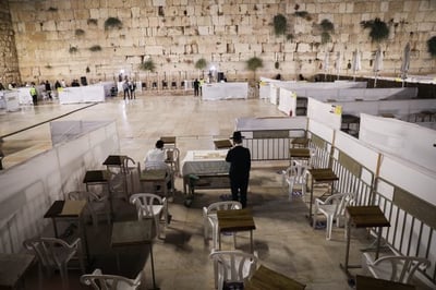 רחבת הכותל המערבי במתווה קפסולות (יונתן זינדל/פלאש90)