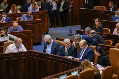 יביא לחתימה? מיכאלי ולפיד