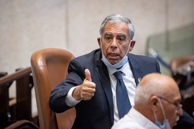מיקי לוי סוגר את חגיגת הפינוקים של הח"כים