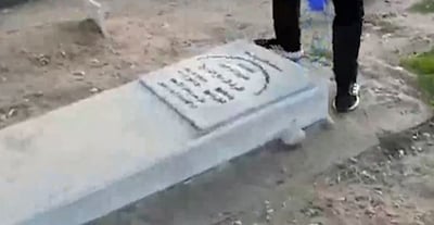 צפו: הקבר נפתח; וזה מה שהיה בו