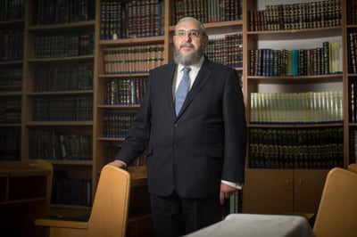 מי באמת מגלה פנים בתורה שלא כהלכה?