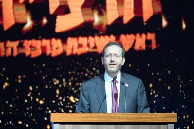 נאומו של נשיא המדינה הופרע בשריקות בוז. צפו