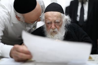 צפו: הסרט 'שר התורה' על השפעתו של הרב קנייבסקי