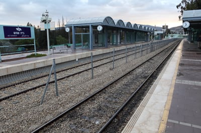 תקלת איתות: תחנות הרכבת שבו לפעילות חוץ מאחת