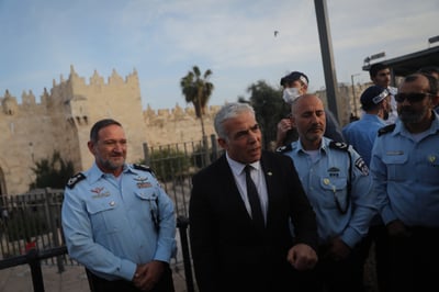 לפיד: "תקופה מתוחה, אפשר לסמוך על המשטרה"