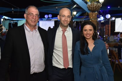 ברנז'ה: כל המי ומי בבת מצווה לבת של קלוגהפט