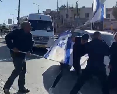 מכות בין אריה קינג לפורע ערבי. צפו