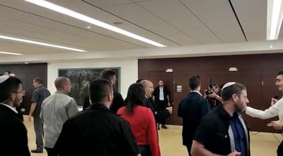 בנט נפרד: "המדינה גדולה מכל אחד מאיתנו"