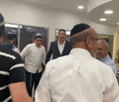 הרב התבשר על בחירתו; מתן כהנא פתח בריקוד. צפו