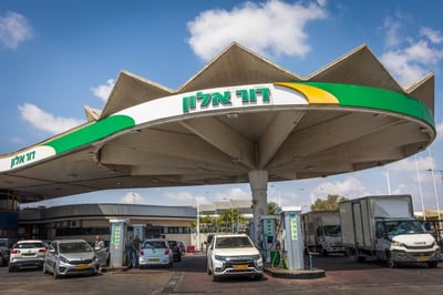 כתב אישום: שוטר פלט כדור על אזרח בתחנת דלק