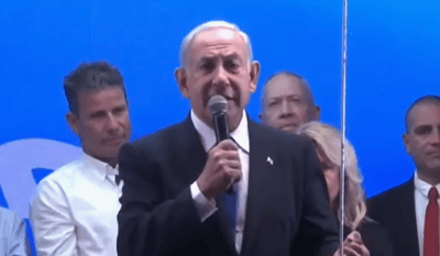 צפו: נתניהו "שותה" את סמוטריץ' ובן גביר