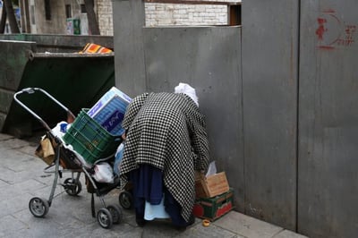 לכלכלה היהודית יש כיוונים אחרים לגמרי מהסיסמאות של סמוטריץ על כלכלה חופשית והתעלמות מנתוני העוני. אילוסטרציה (צילום: נתי שוחט, פלאש 90)