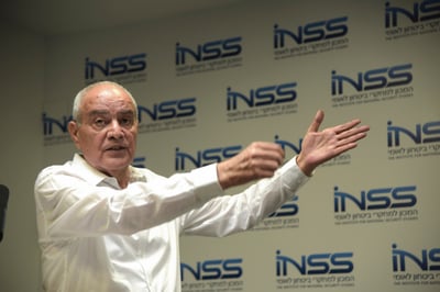 דן חלוץ תוקף: "מי הוא בכלל? טפיל"