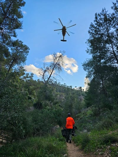 מטייל בן 75 חולץ באמצעות מסוק בהרי ירושלים | תיעוד