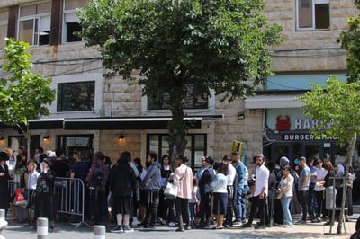 "רפורמת הדרכונים החלה": תורי ענק ברשות האוכלוסין