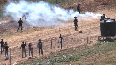 לוחמי צה"ל מתעמתים עם לבנוניים בגבול | צפו