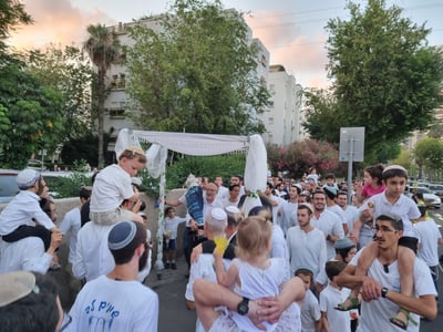 מרגש: ספר תורה חדש לישיבת מעלה אליהו בת"א