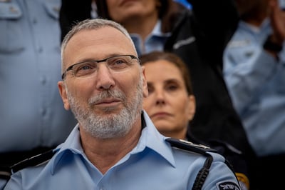 עמי אשד תוקף: "הודחתי על רקע פוליטי בשיחת טלפון"